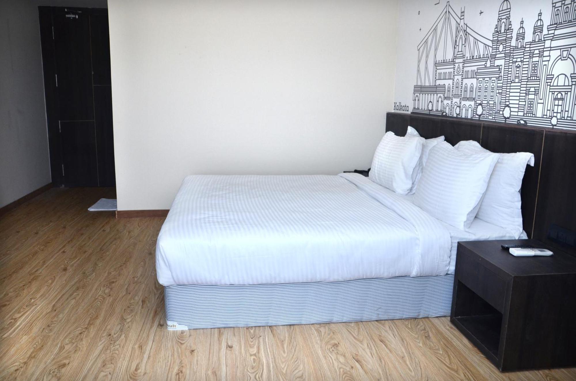 Noxx Residency Hotel Haora Luaran gambar